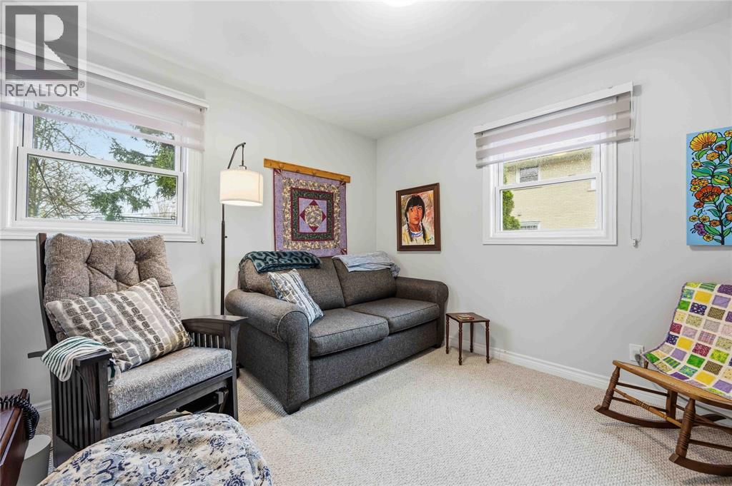 237 Essex Street, Sarnia photo 11