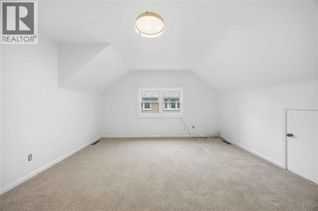 237 Essex Street, Sarnia photo 15