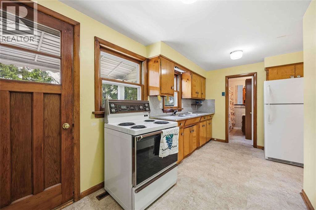 237 Essex Street, Sarnia photo 18