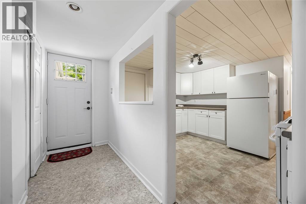 237 Essex Street, Sarnia photo 21