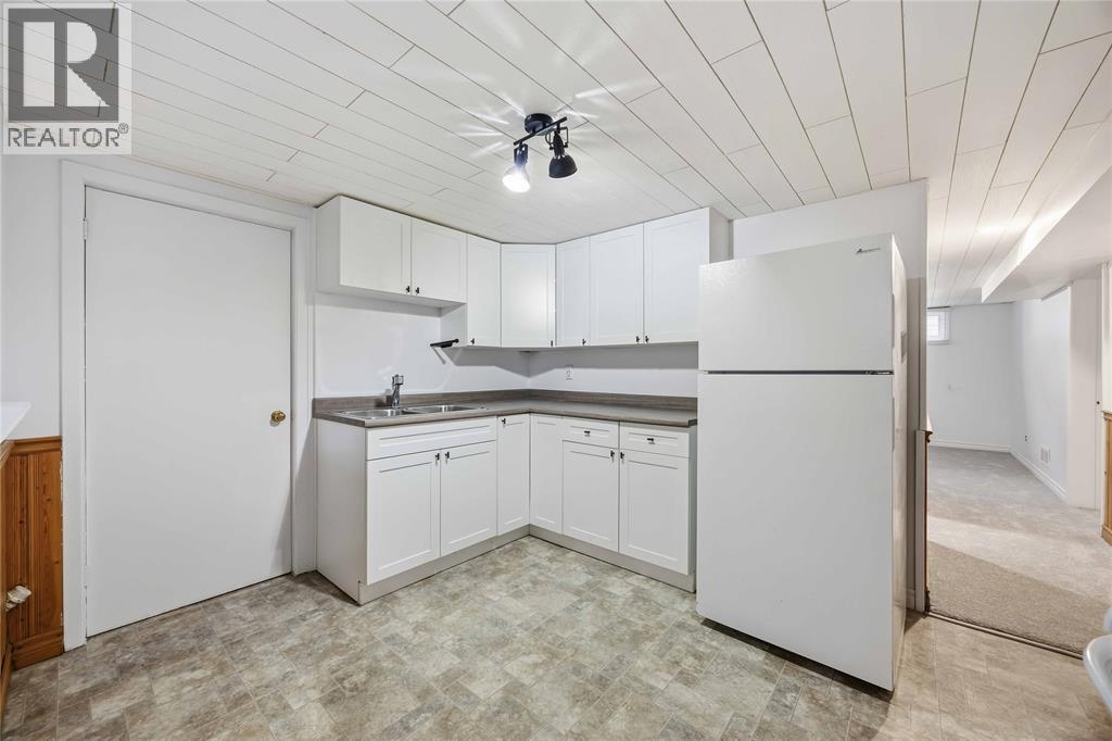 237 Essex Street, Sarnia photo 22