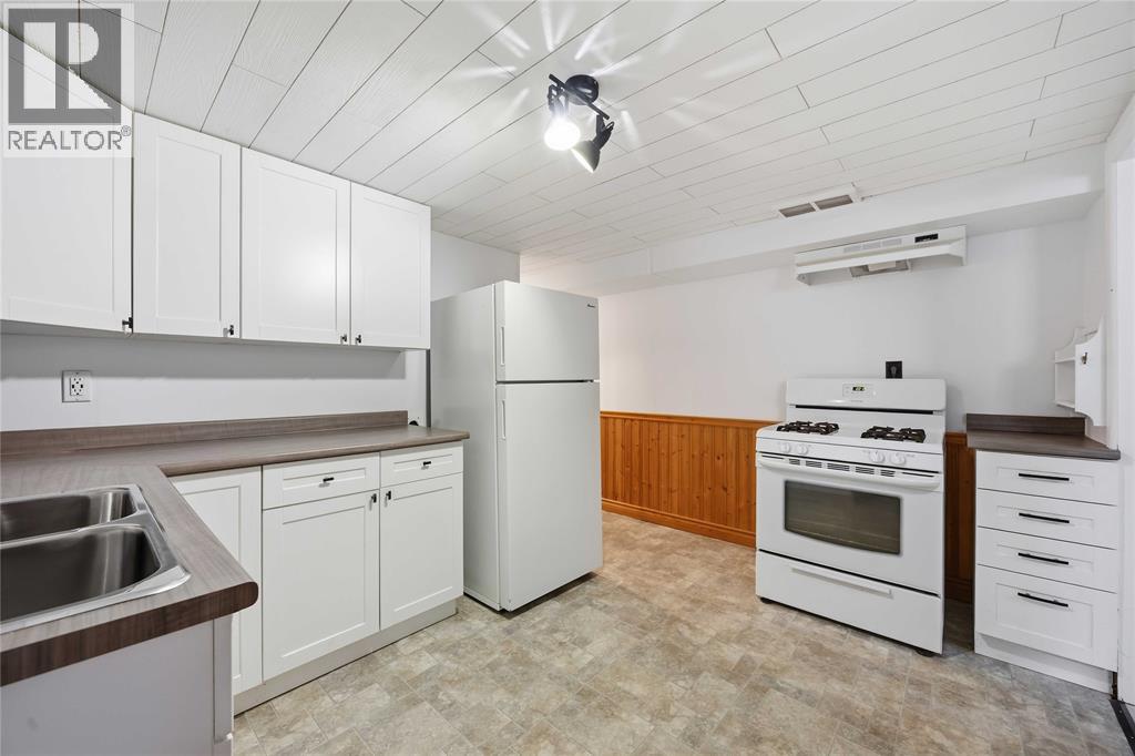 237 Essex Street, Sarnia photo 23