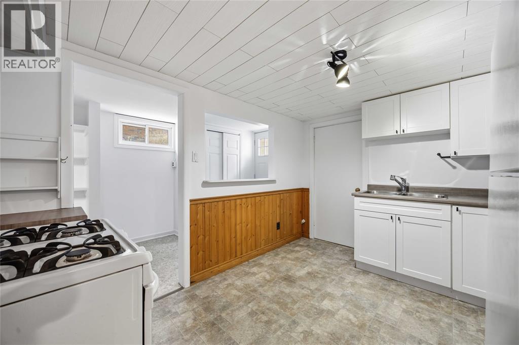 237 Essex Street, Sarnia photo 25