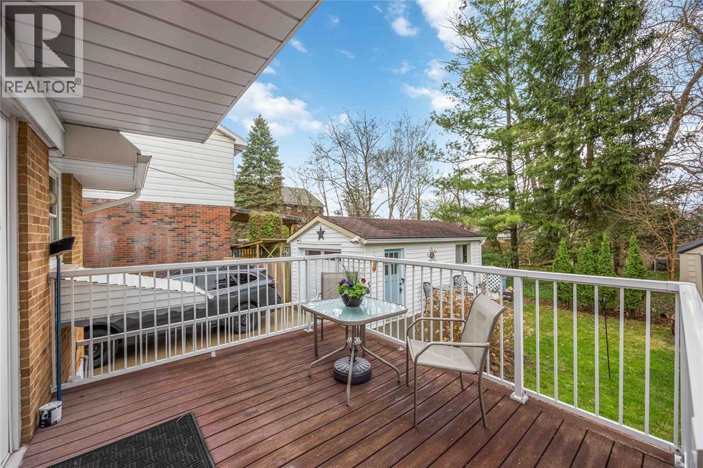 237 Essex Street, Sarnia photo 32
