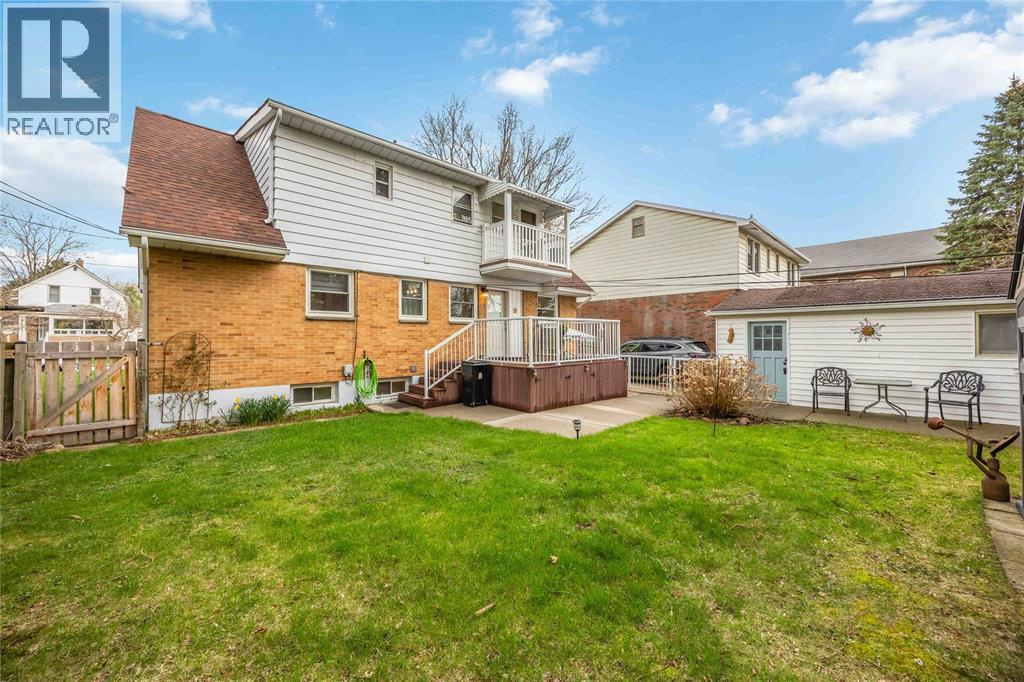 237 Essex Street, Sarnia photo 37