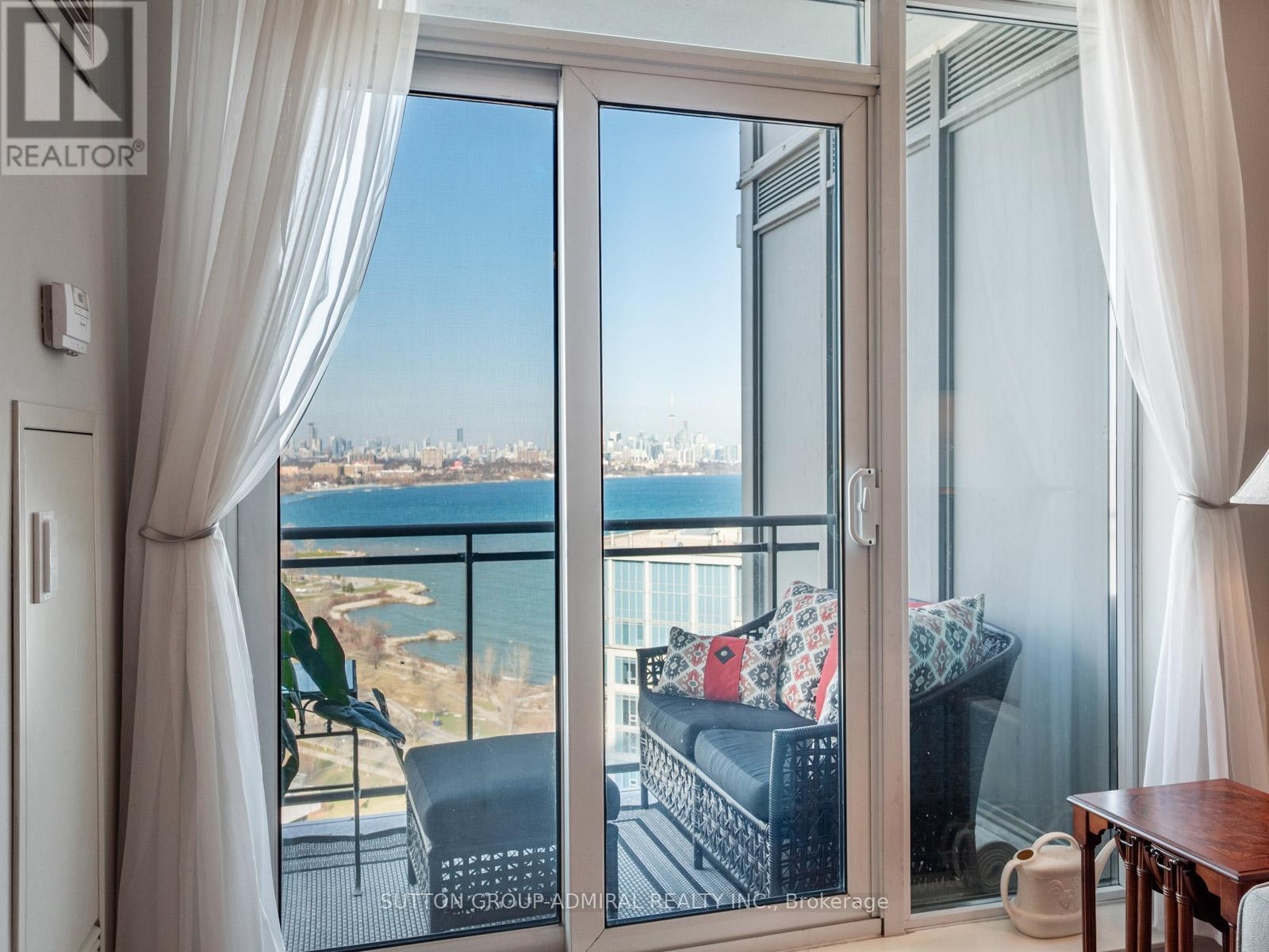 2304 - 2121 Lake Shore Boulevard W, Toronto, Ontario  M8V 4E9 - Photo 12 - W13018388