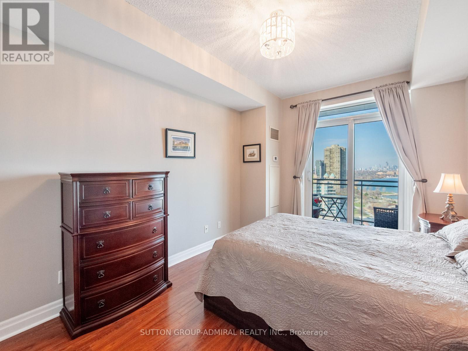 2304 - 2121 Lake Shore Boulevard W, Toronto, Ontario  M8V 4E9 - Photo 17 - W13018388