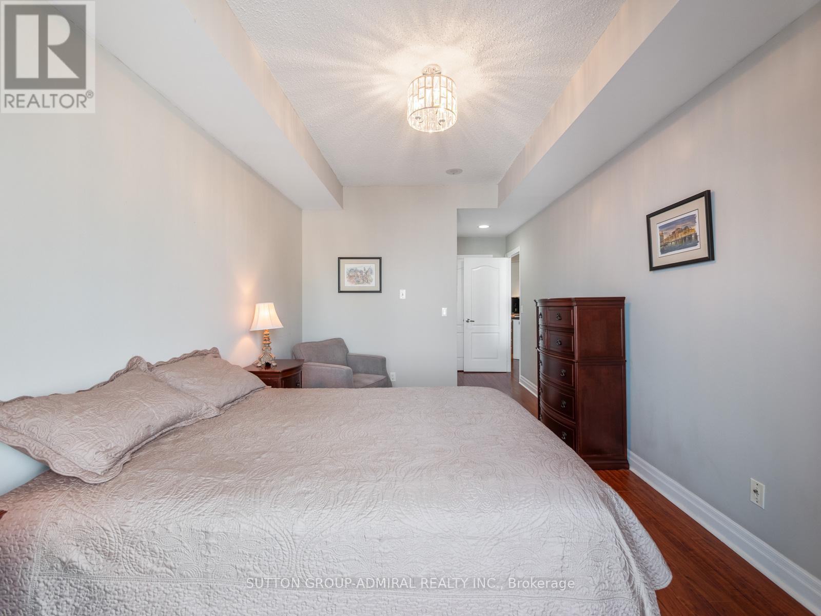 2304 - 2121 Lake Shore Boulevard W, Toronto, Ontario  M8V 4E9 - Photo 18 - W13018388