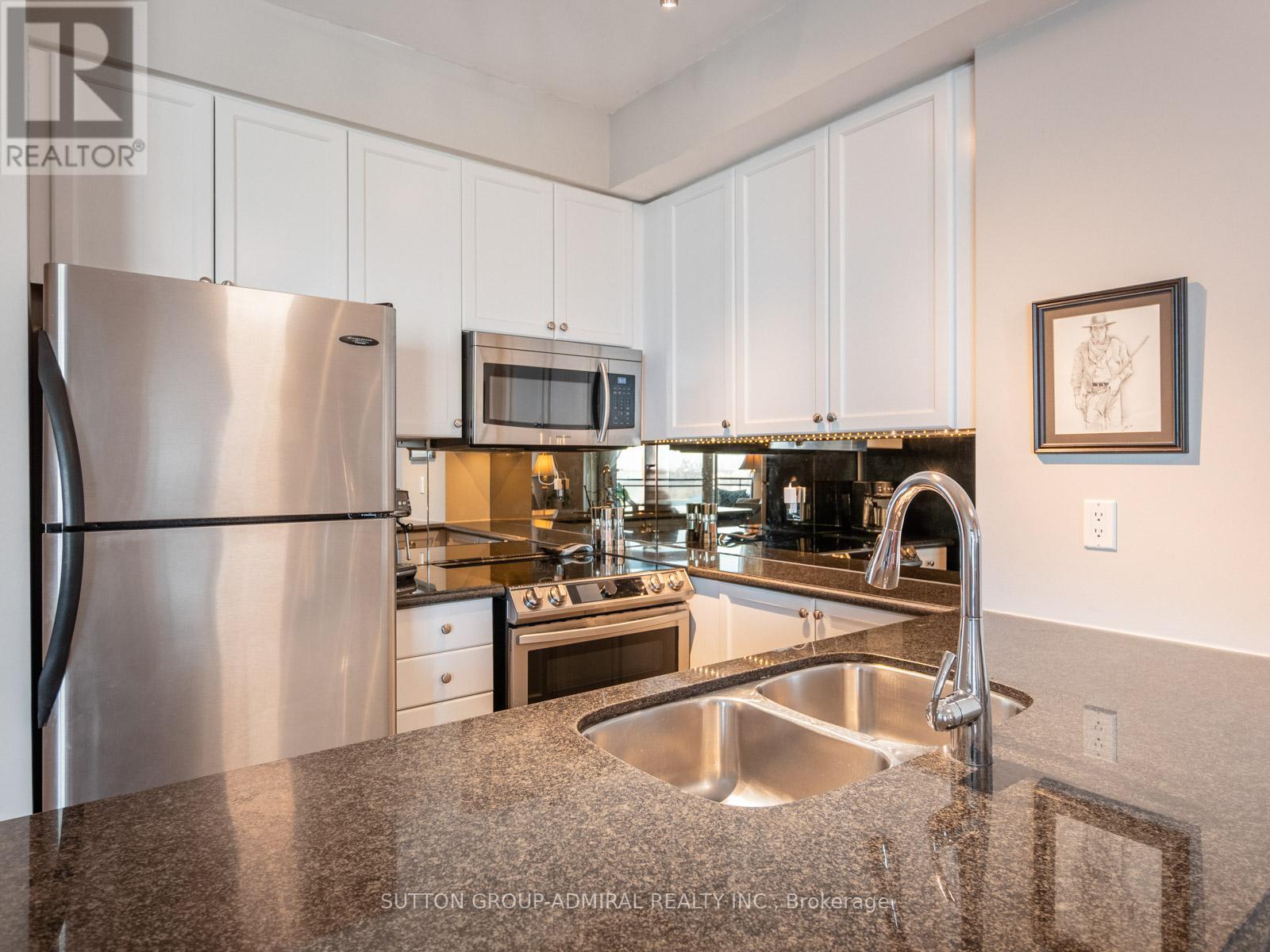 2304 - 2121 Lake Shore Boulevard W, Toronto, Ontario  M8V 4E9 - Photo 5 - W13018388