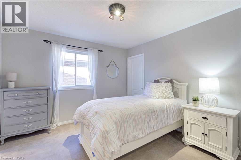 2142 Meadowglen Drive, Oakville, Ontario  L6M 4C8 - Photo 18 - 40815092