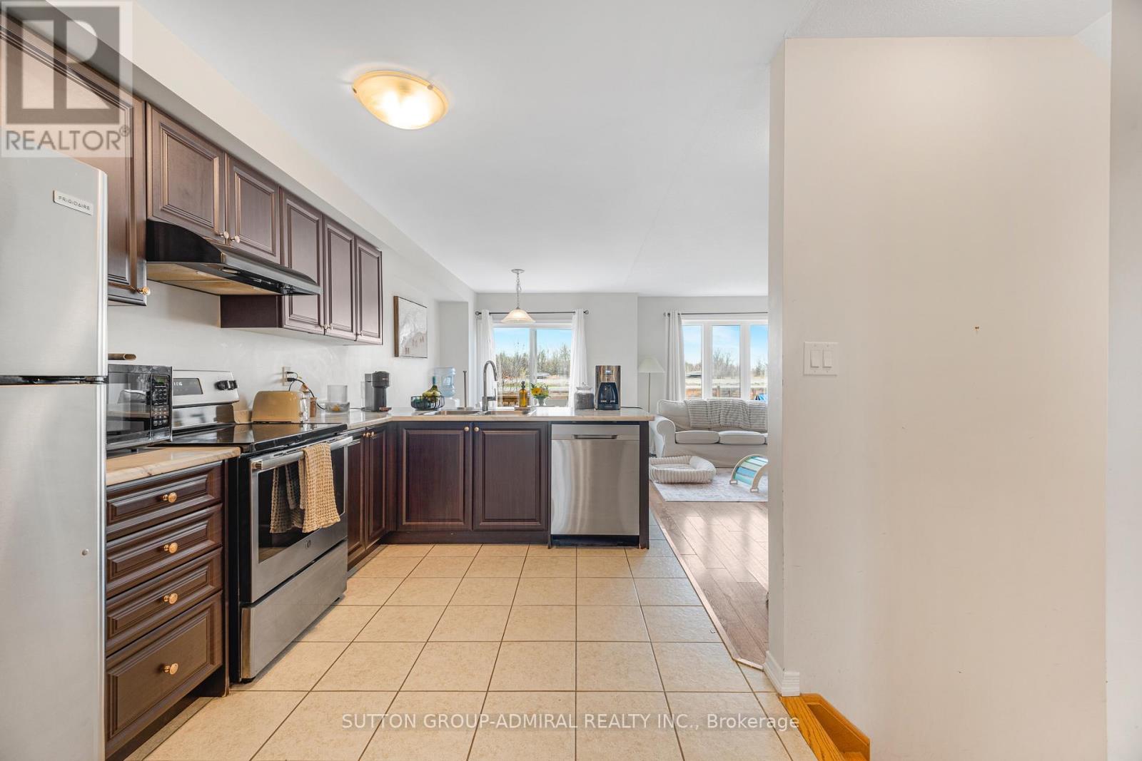 164 Esther Crescent, Thorold, Ontario  L3B 0G8 - Photo 5 - X12977750