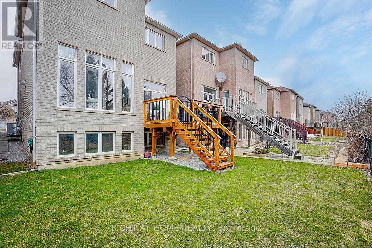 47 Toporowski Avenue, Richmond Hill, Ontario  L4S 2G9 - Photo 4 - N13011480