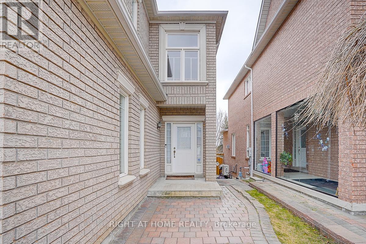 47 Toporowski Avenue, Richmond Hill, Ontario  L4S 2G9 - Photo 3 - N13011480