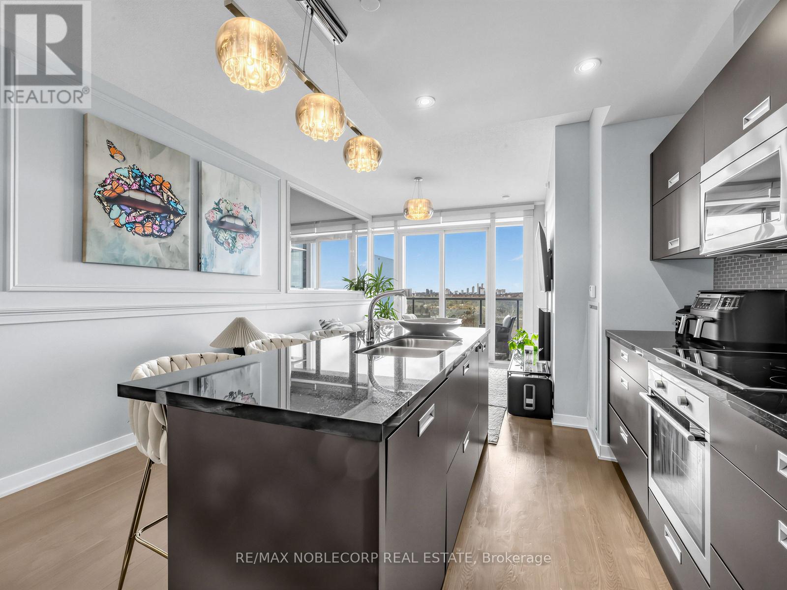 2212 - 88 Park Lawn Road, Toronto, Ontario  M8Y 0B5 - Photo 11 - W12917460