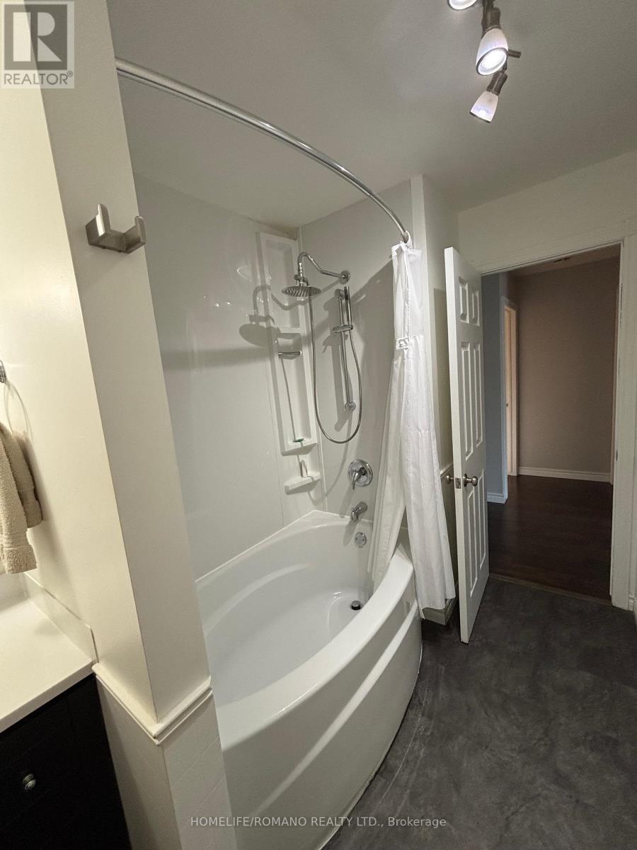 3345 Beckett Place, Severn, Ontario  L3V 6H3 - Photo 4 - S12986348