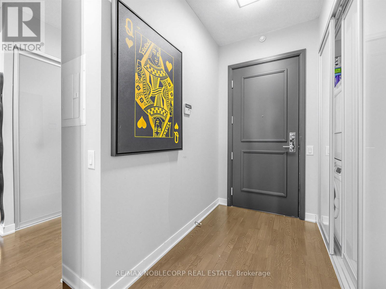 2212 - 88 Park Lawn Road, Toronto, Ontario  M8Y 0B5 - Photo 3 - W12917460