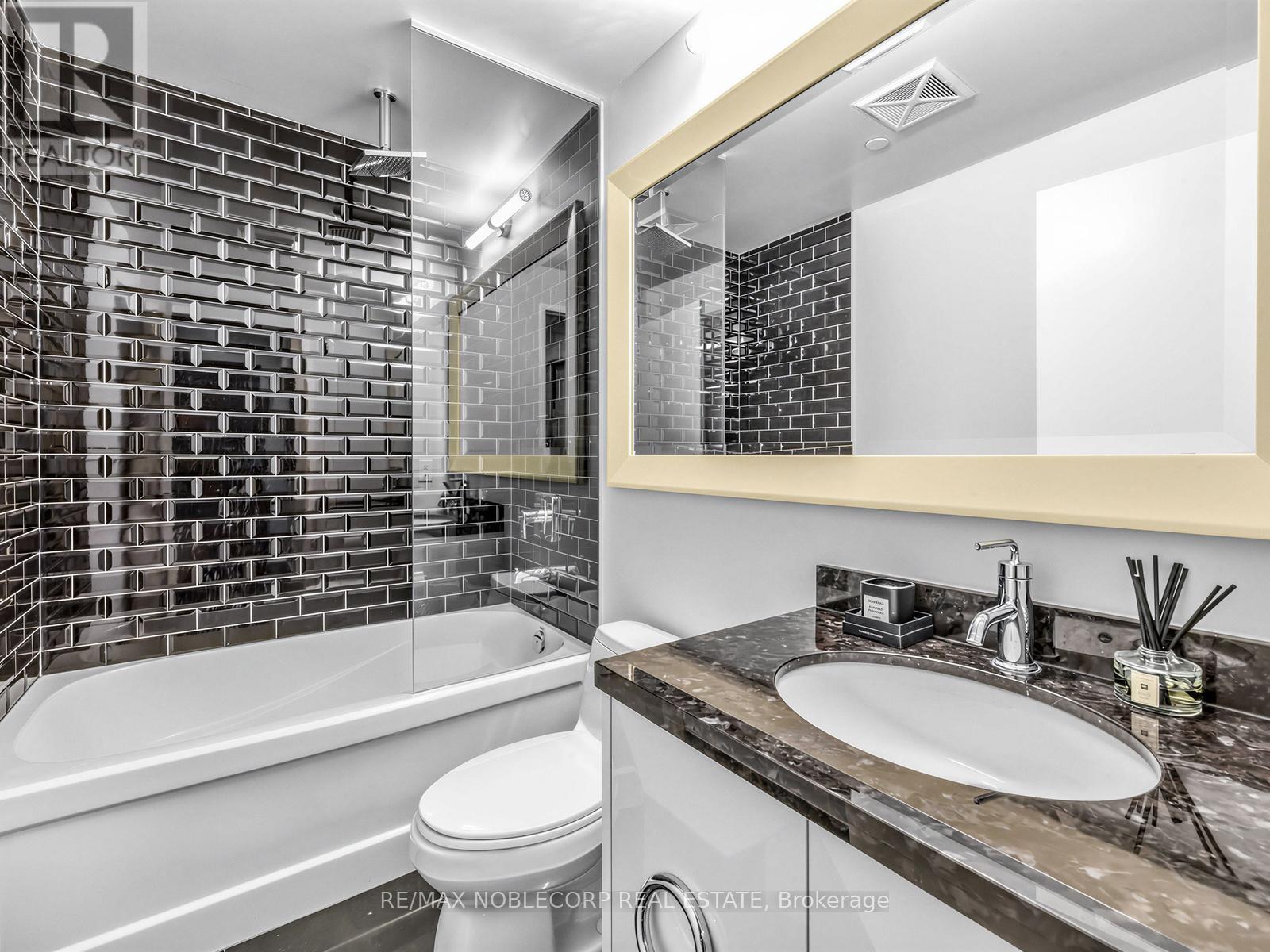 2212 - 88 Park Lawn Road, Toronto, Ontario  M8Y 0B5 - Photo 29 - W12917460