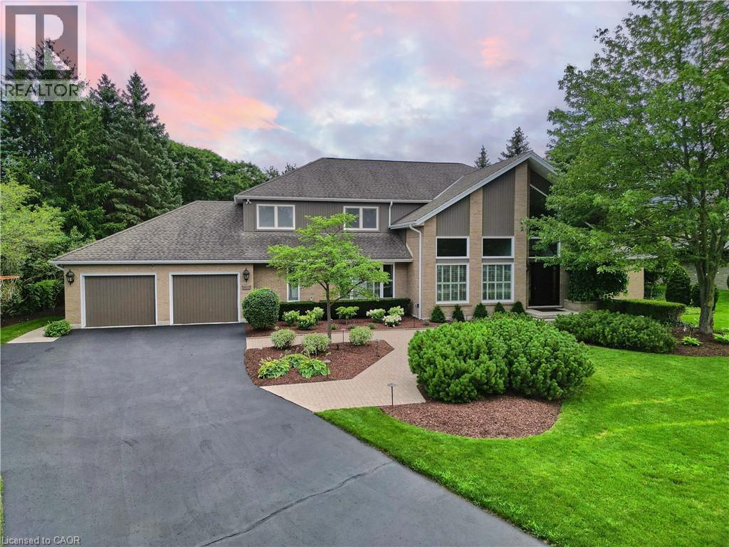 587 MANORWOOD Court, Waterloo, Ontario