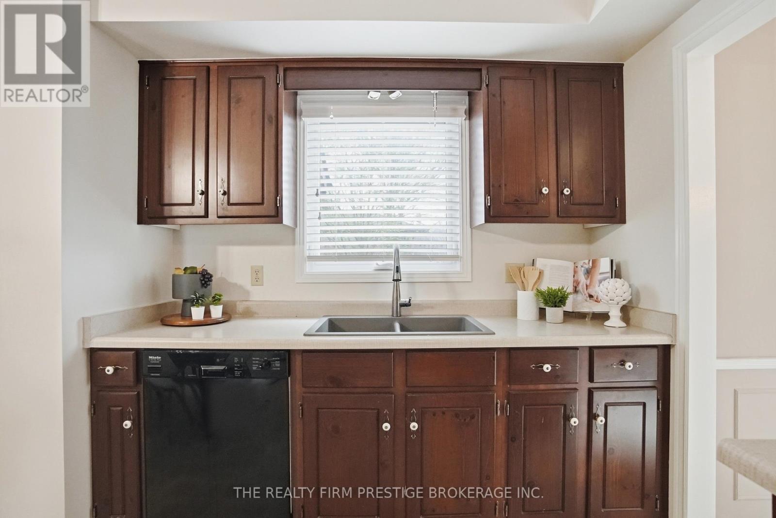 1050 Mahogany Crescent, London North, Ontario  N6H 4V9 - Photo 16 - X13018496