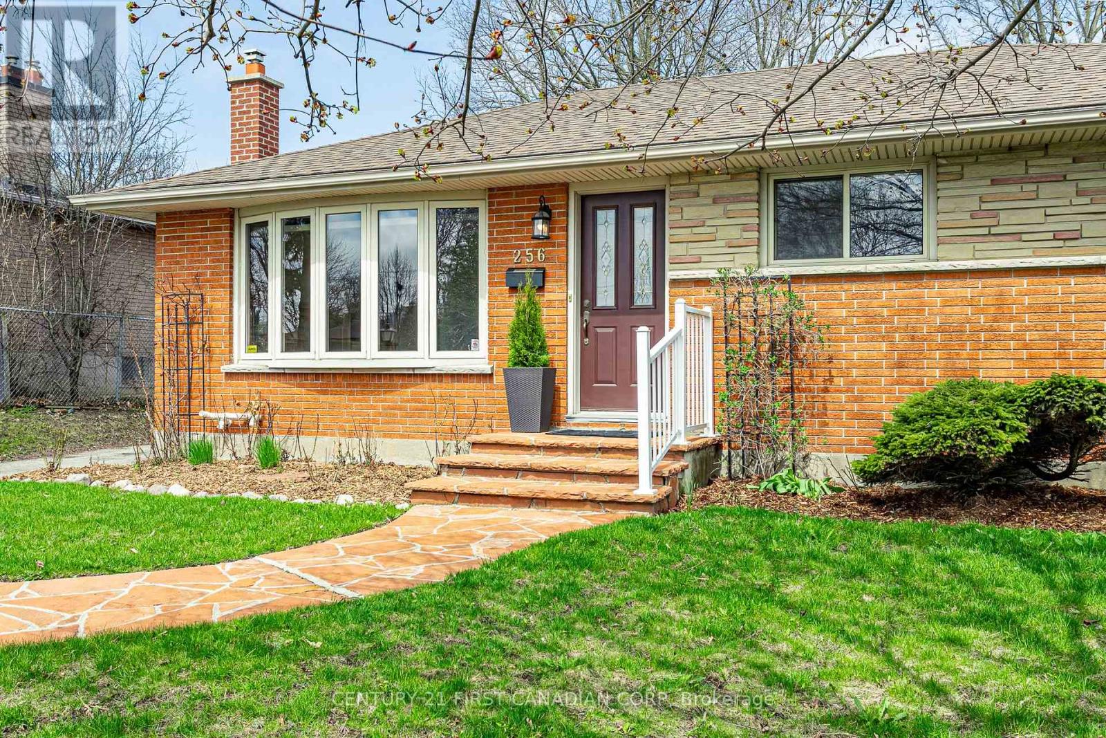 256 Southcrest Drive, London South, Ontario  N6J 1N1 - Photo 3 - X13018510