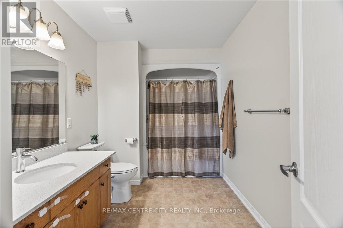 71 Middlesex Drive, Strathroy-Caradoc, Ontario  N7G 4G5 - Photo 17 - X13018538