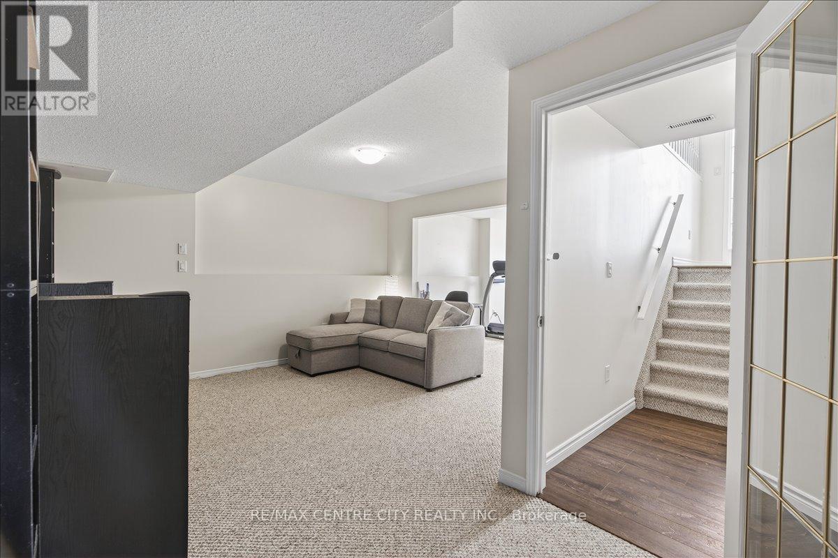 71 Middlesex Drive, Strathroy-Caradoc, Ontario  N7G 4G5 - Photo 25 - X13018538