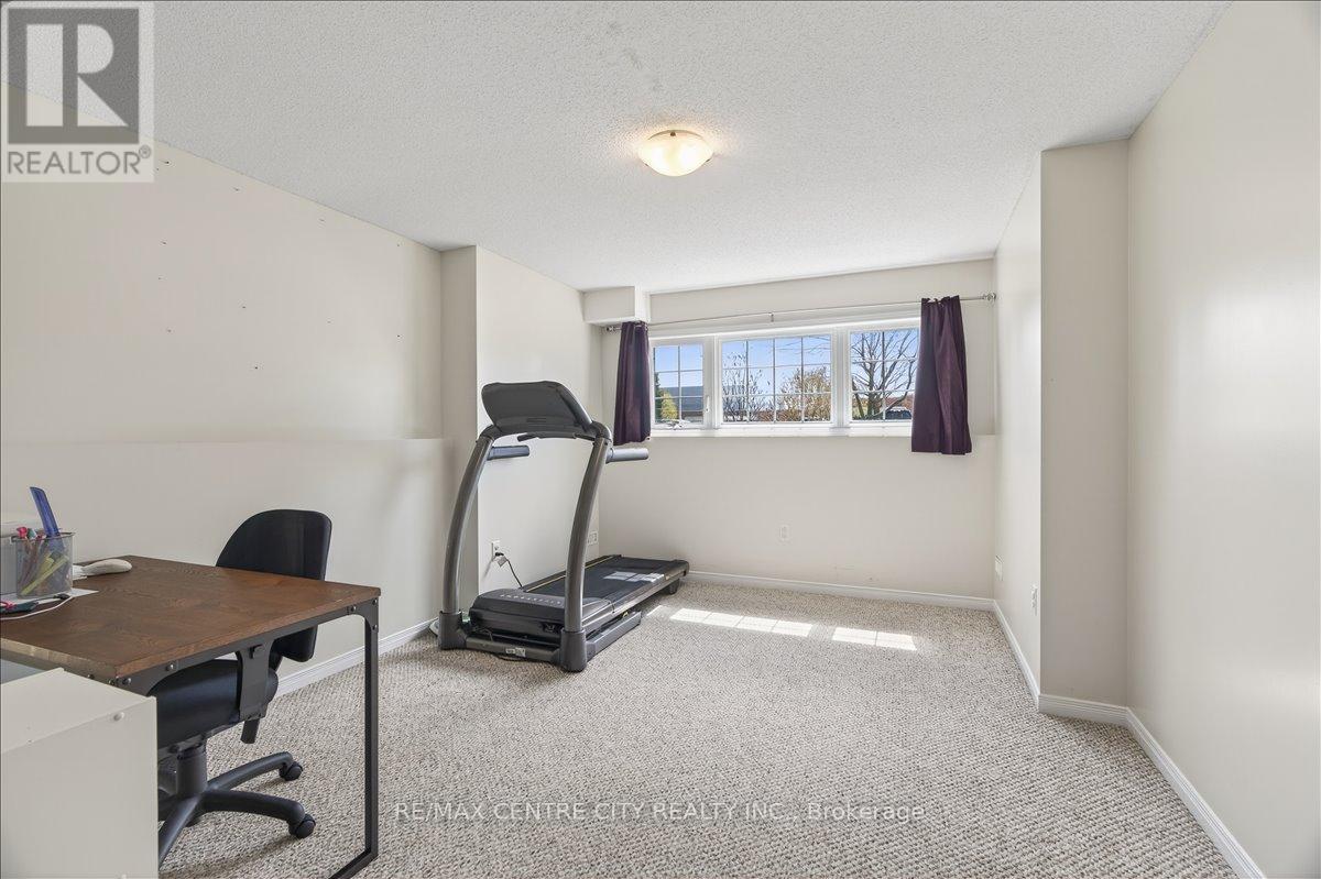 71 Middlesex Drive, Strathroy-Caradoc, Ontario  N7G 4G5 - Photo 27 - X13018538