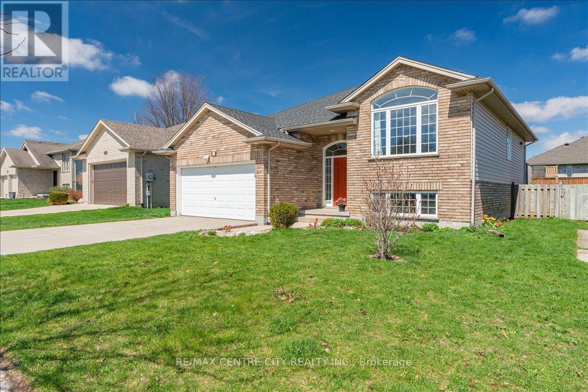 71 Middlesex Drive, Strathroy-Caradoc, Ontario  N7G 4G5 - Photo 3 - X13018538