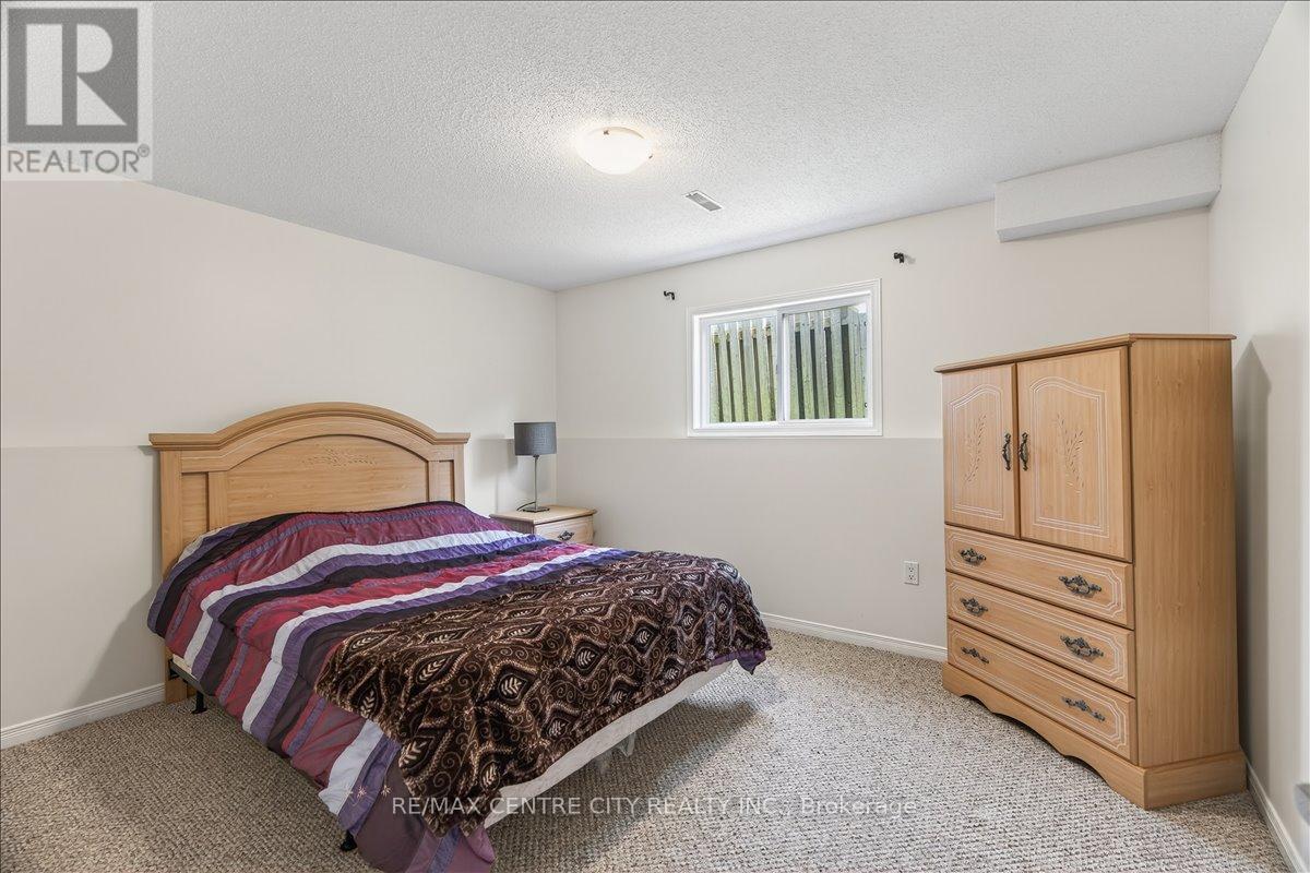 71 Middlesex Drive, Strathroy-Caradoc, Ontario  N7G 4G5 - Photo 33 - X13018538