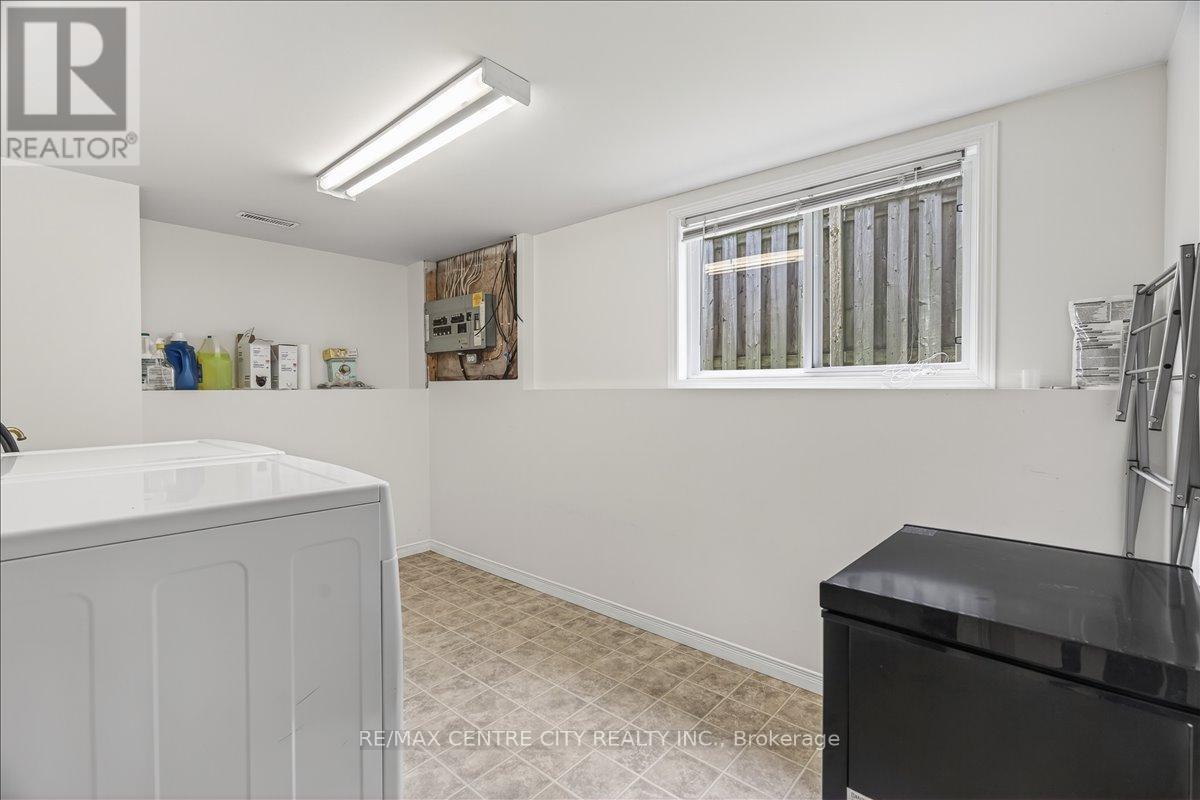 71 Middlesex Drive, Strathroy-Caradoc, Ontario  N7G 4G5 - Photo 35 - X13018538