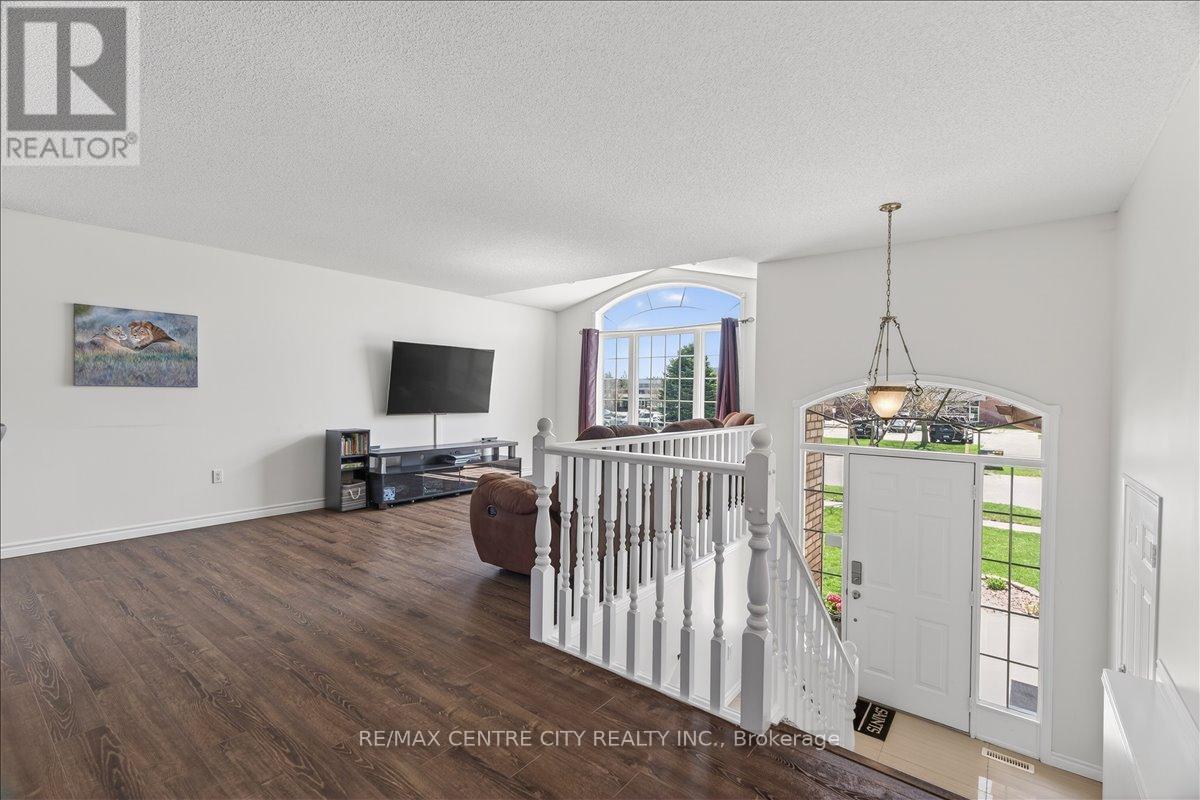 71 Middlesex Drive, Strathroy-Caradoc, Ontario  N7G 4G5 - Photo 7 - X13018538