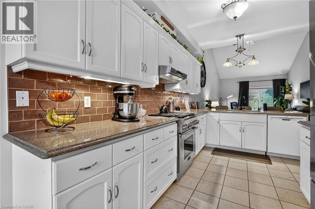 6 Conrad Place, Grimsby, Ontario  L3M 5S5 - Photo 9 - 40812220