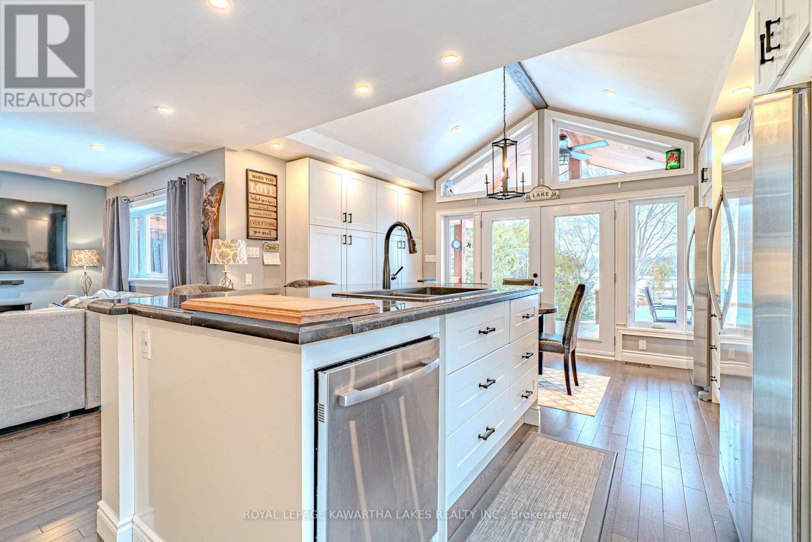 63 Robinson Avenue, Kawartha Lakes, Ontario  K0M 2B0 - Photo 15 - X12929112