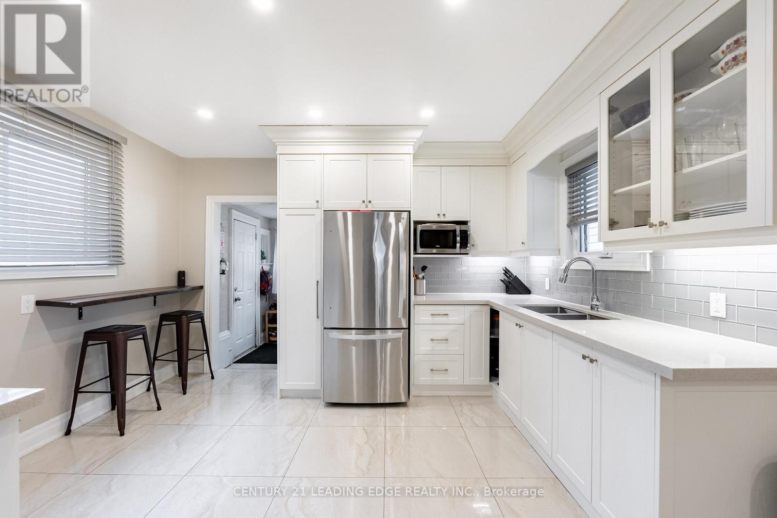 38 Goldwin Avenue, Toronto, Ontario  M6M 2C4 - Photo 11 - W12966106