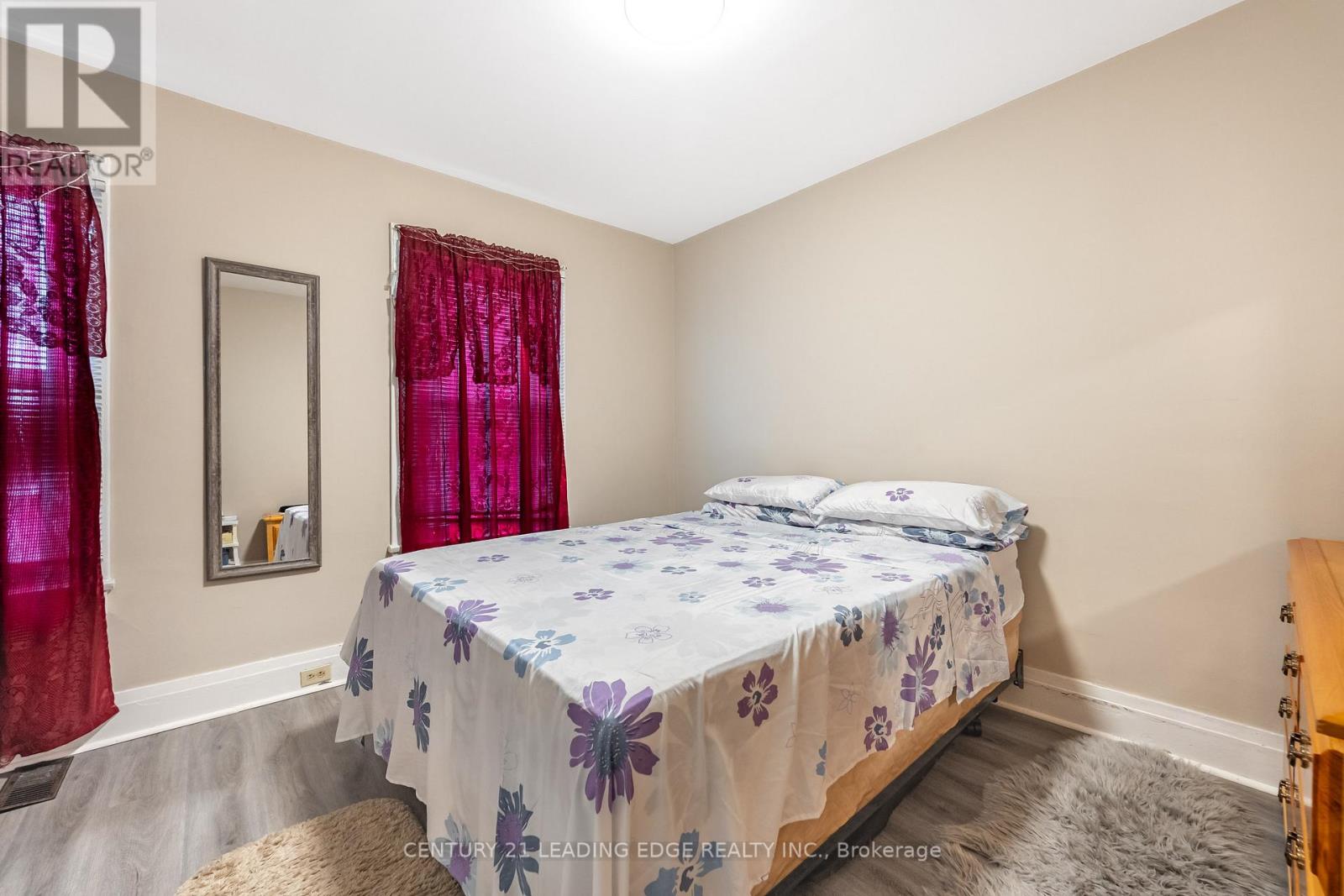 38 Goldwin Avenue, Toronto, Ontario  M6M 2C4 - Photo 20 - W12966106