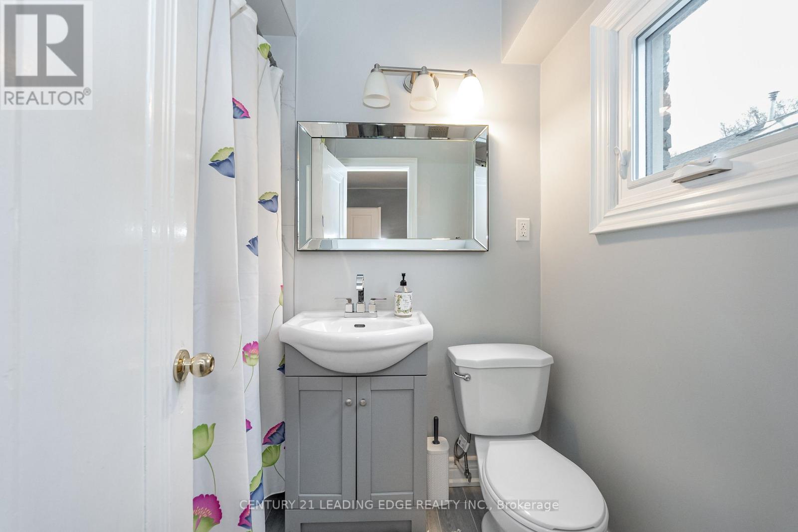 38 Goldwin Avenue, Toronto, Ontario  M6M 2C4 - Photo 22 - W12966106