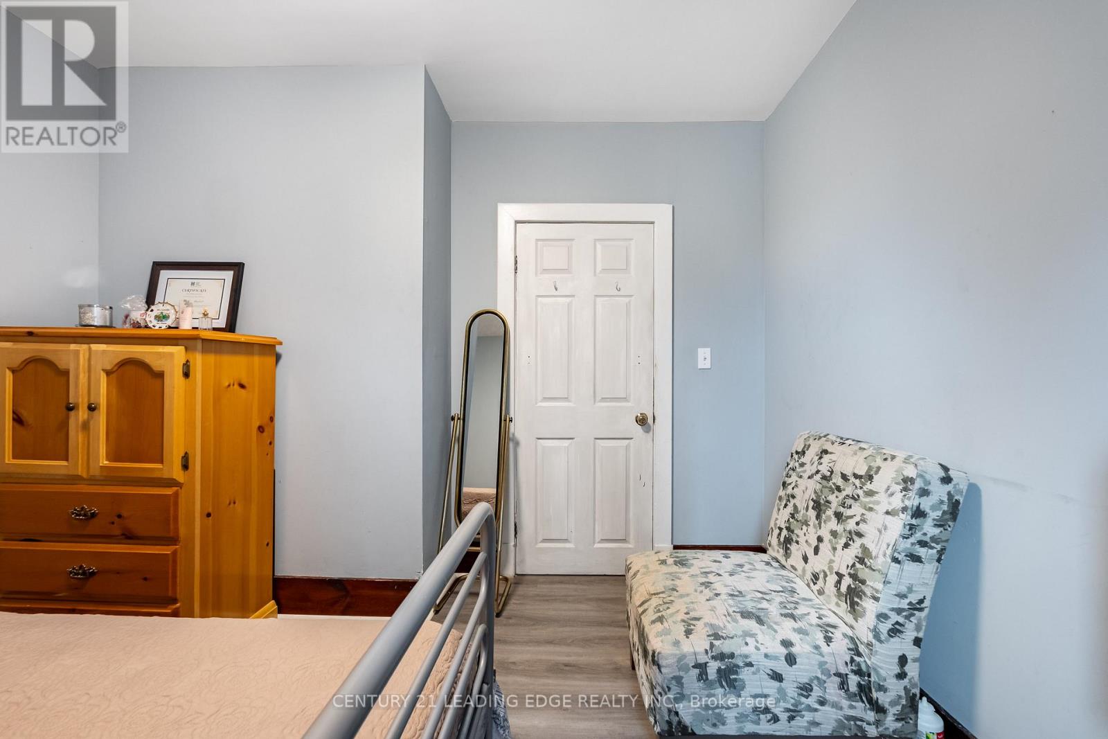 38 Goldwin Avenue, Toronto, Ontario  M6M 2C4 - Photo 18 - W12966106