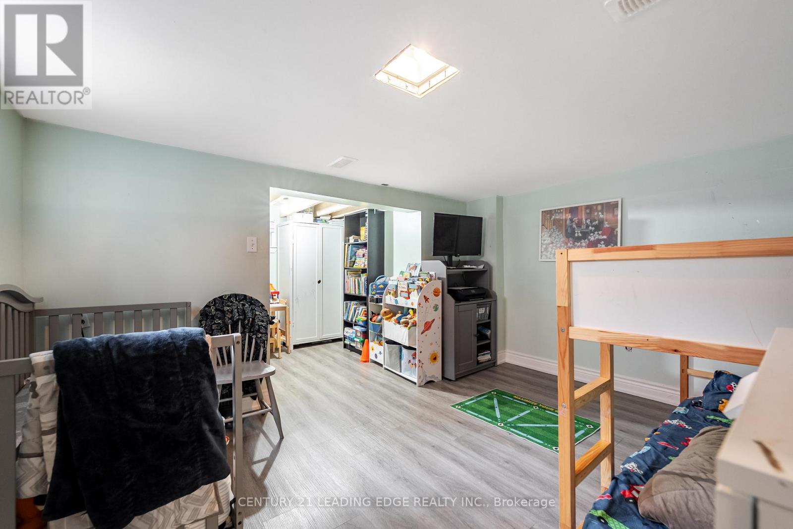 38 Goldwin Avenue, Toronto, Ontario  M6M 2C4 - Photo 24 - W12966106