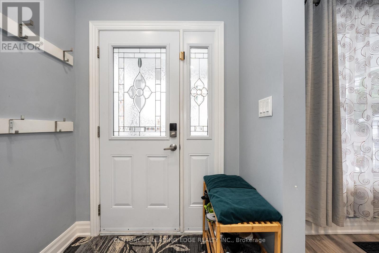 38 Goldwin Avenue, Toronto, Ontario  M6M 2C4 - Photo 3 - W12966106