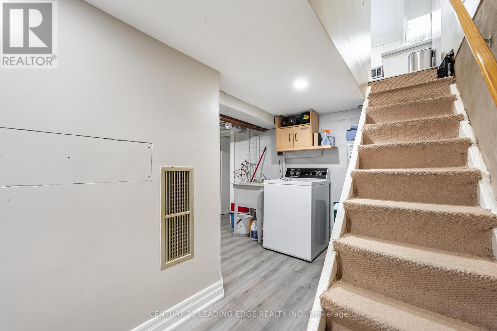 38 Goldwin Avenue, Toronto, Ontario  M6M 2C4 - Photo 23 - W12966106