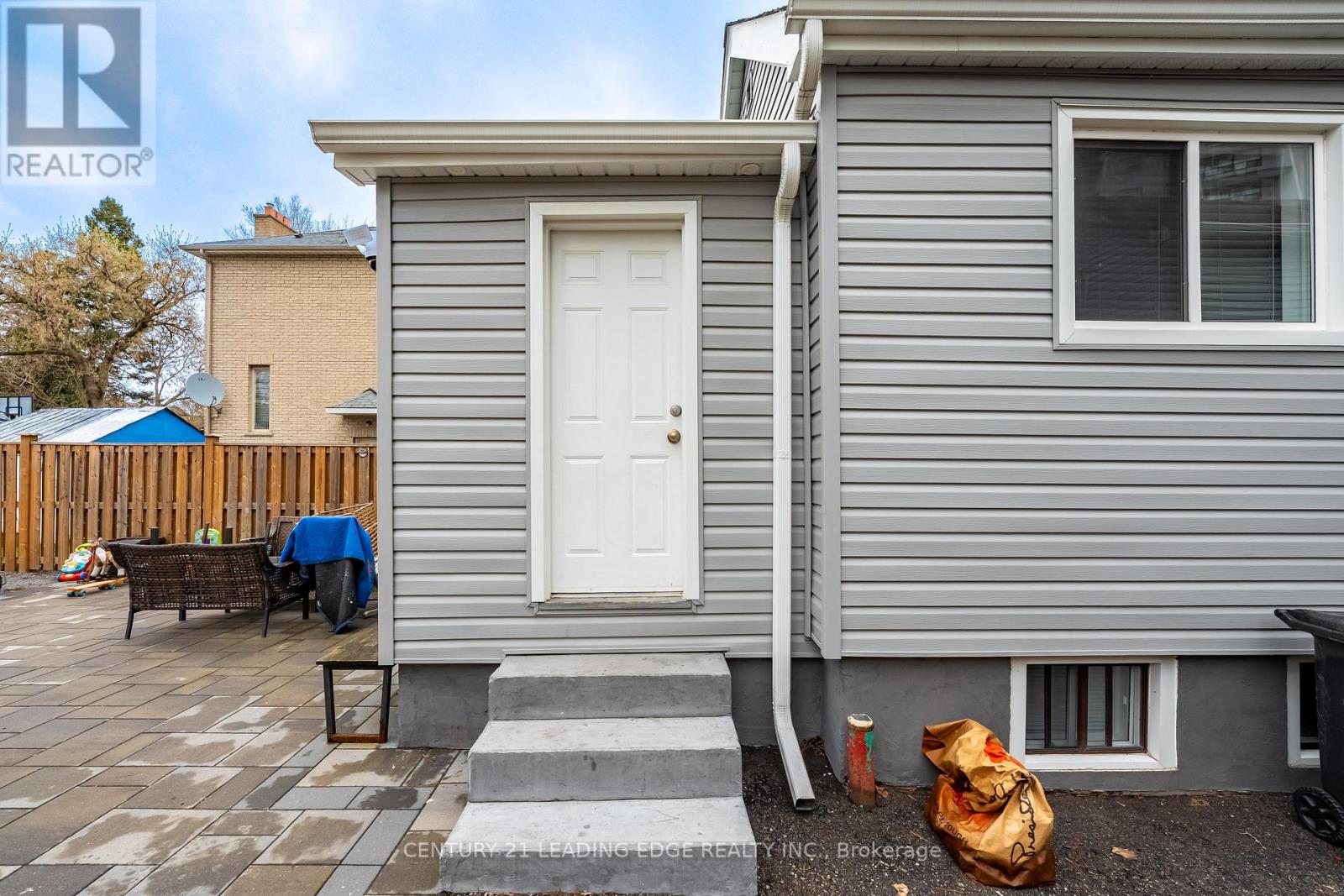 38 Goldwin Avenue, Toronto, Ontario  M6M 2C4 - Photo 30 - W12966106