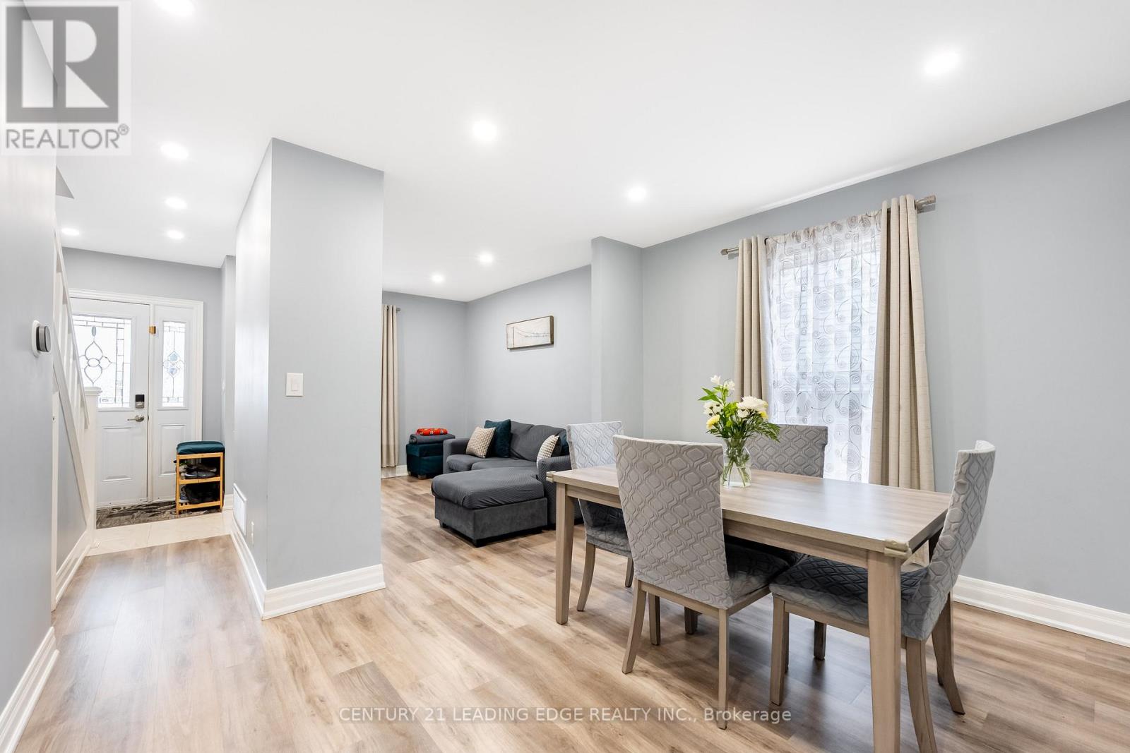 38 Goldwin Avenue, Toronto, Ontario  M6M 2C4 - Photo 9 - W12966106