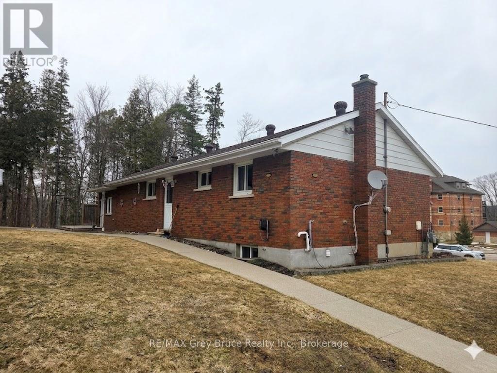32 Garafraxa Street, Chatsworth, Ontario  N0H 1G0 - Photo 4 - X13018512