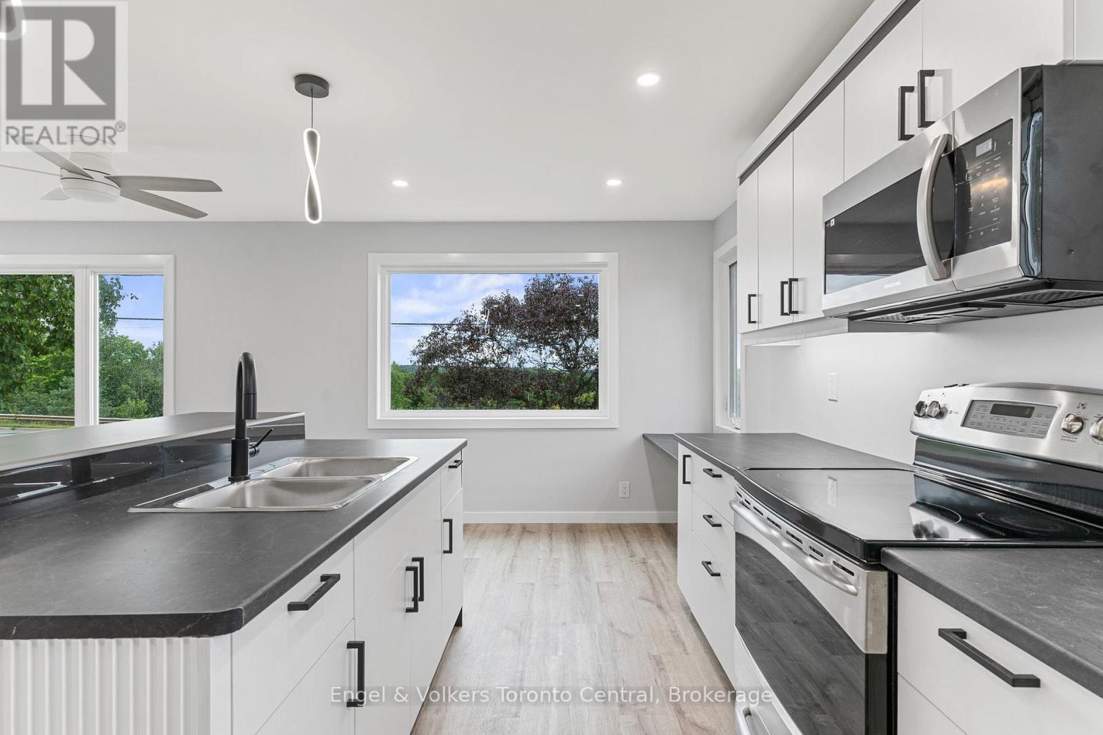 873 9th Avenue E, Owen Sound, Ontario  N4K 3E8 - Photo 11 - X13018540