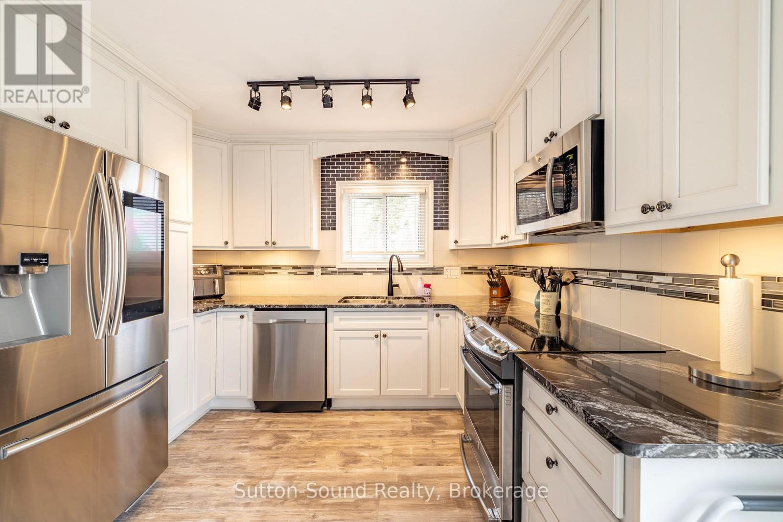 138 Macintosh Drive, Georgian Bluffs, Ontario  N0H 1S0 - Photo 14 - X13018572