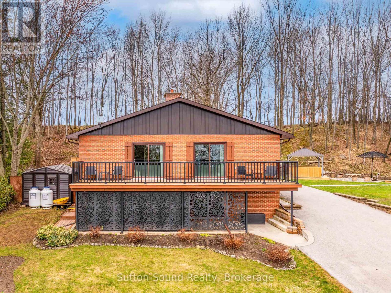 138 Macintosh Drive, Georgian Bluffs, Ontario  N0H 1S0 - Photo 2 - X13018572