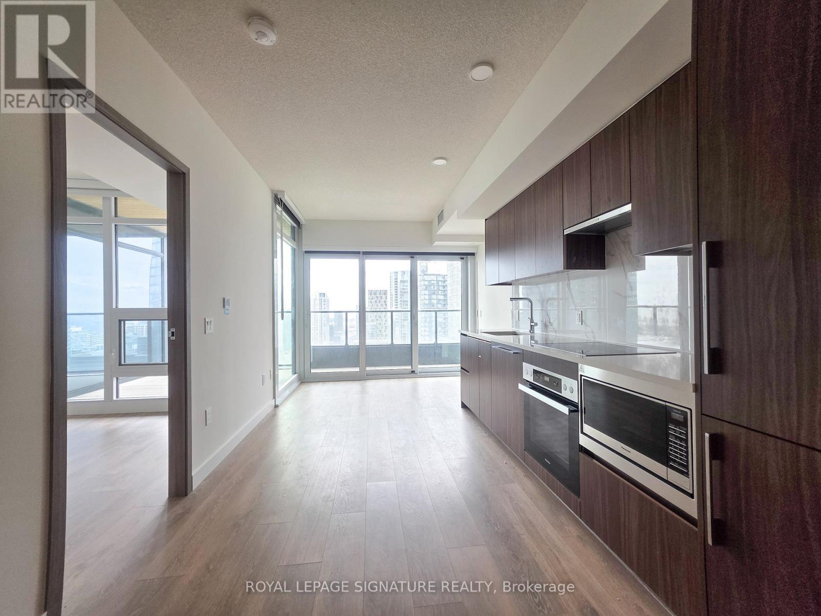 3312 - 3 Concord Cityplace Way, Toronto, Ontario  M5V 0X4 - Photo 2 - C13018486