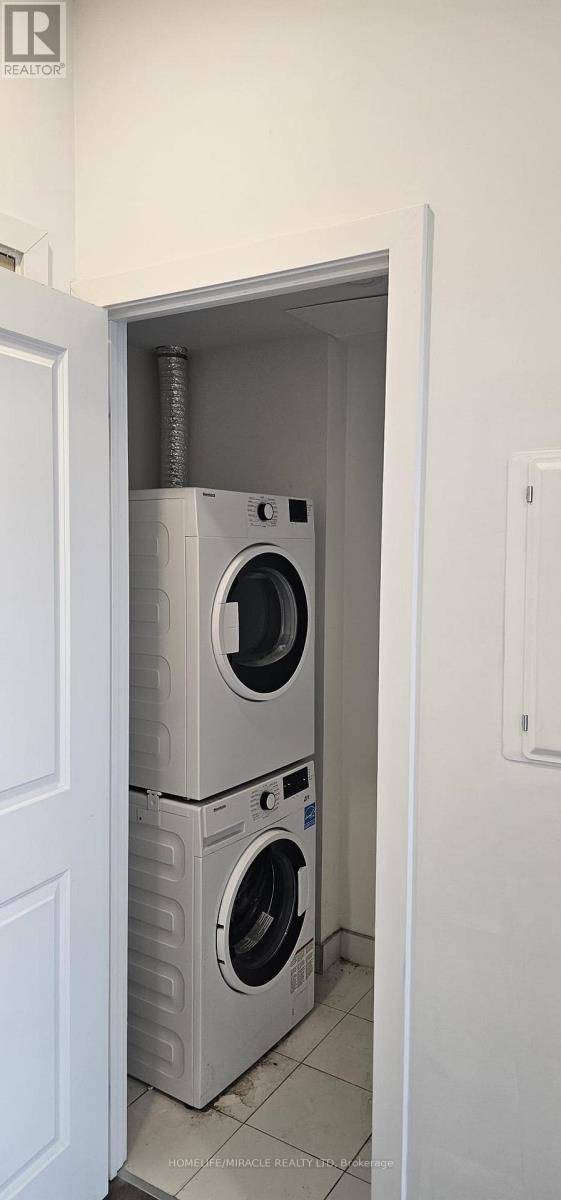 1107 - 395 Bloor Street, Toronto, Ontario  M4W 0B4 - Photo 17 - C13018576