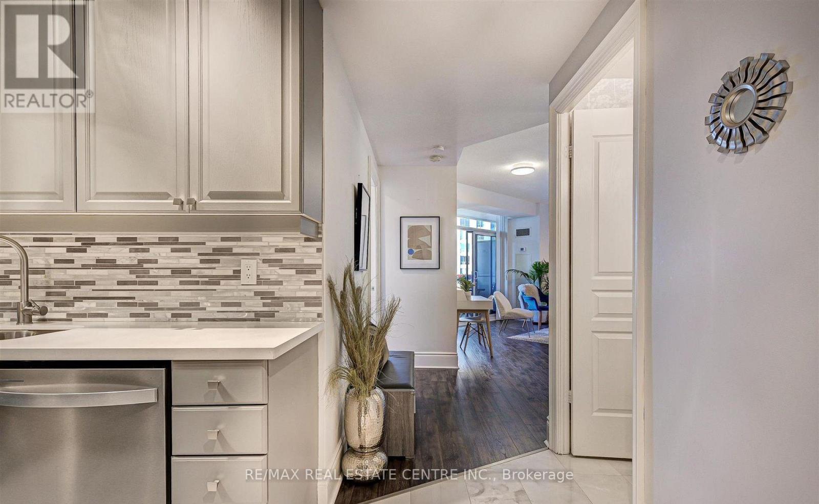 2529 - 15 Northtown Way, Toronto, Ontario  M2N 7A2 - Photo 3 - C13018598