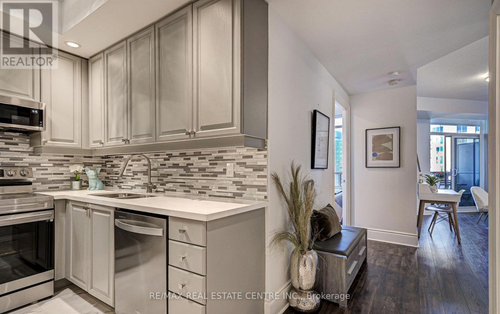 2529 - 15 Northtown Way, Toronto, Ontario  M2N 7A2 - Photo 4 - C13018598